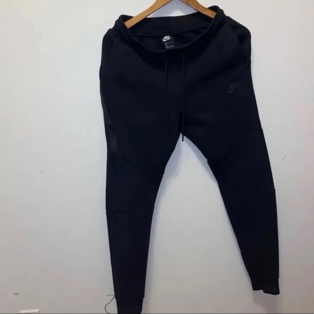 Nike tech fleece joggers